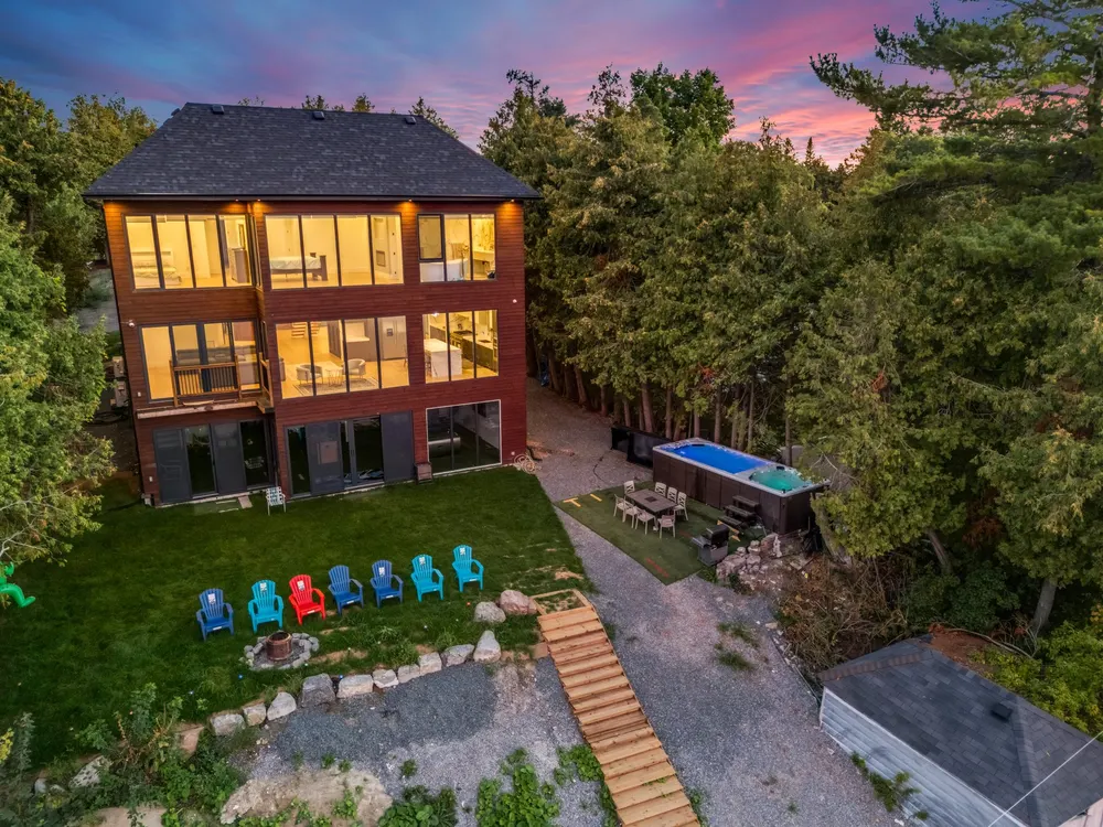 7 things top-rated Airbnb hosts do before a shoot.